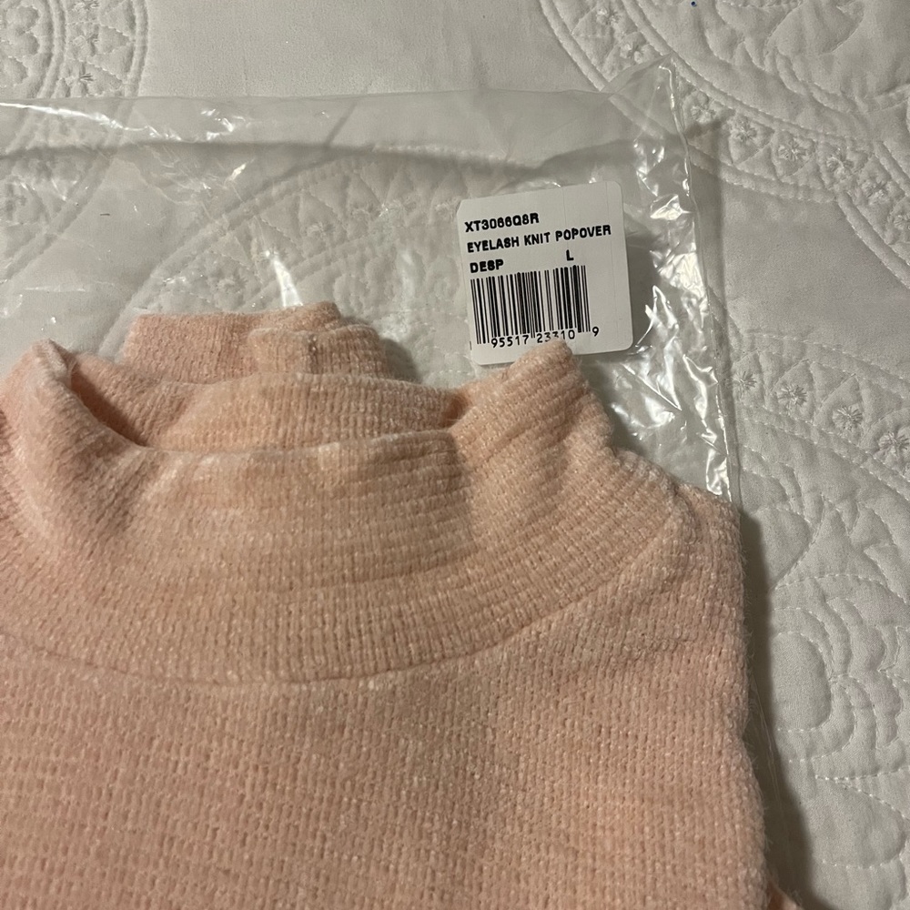 Sanctuary Eyelash knit ballon sleeve sweater. New. Large, Desert pink - Picture 4 of 5